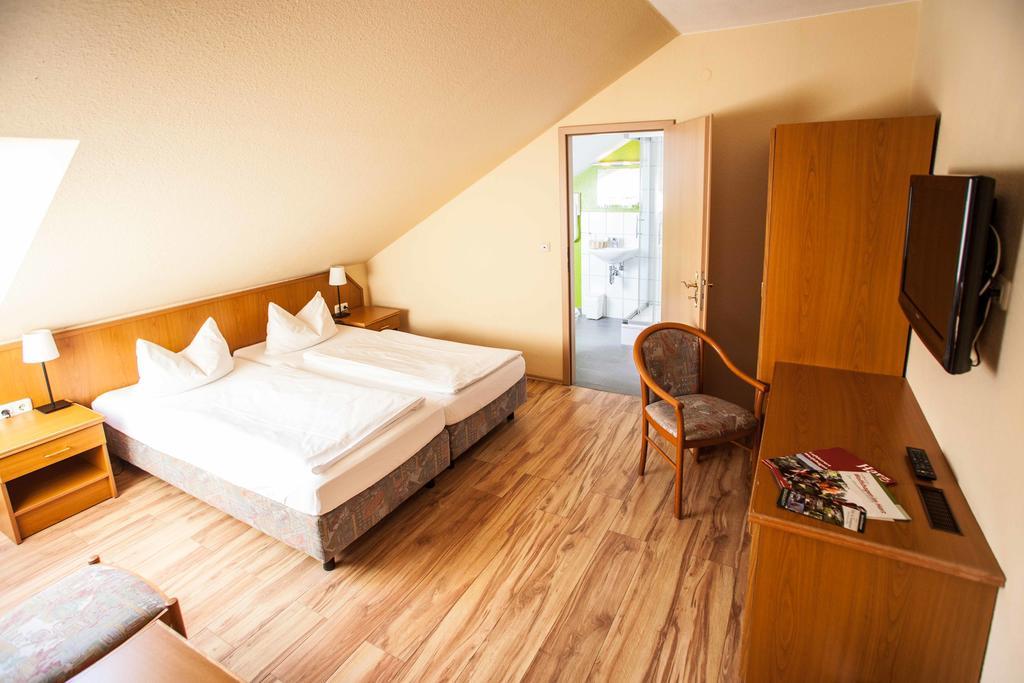 Hotel Im Tannengrund Лангельсхайм Экстерьер фото